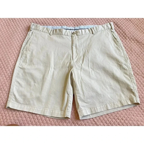Peter Millar Men's Shorts 42 khaki Lightweight Golf Casual‎ Comfort - Picture 1 of 8